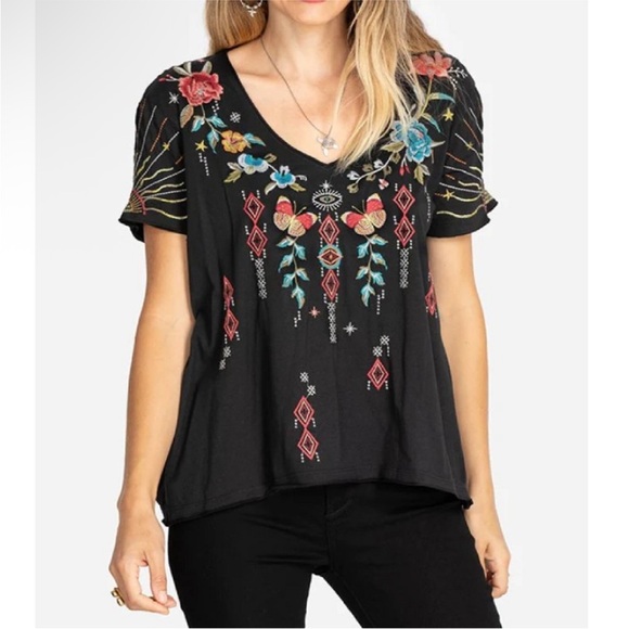 Johnny Was Cara Everyday Tee Black Shirt Embroidery V Neck - Picture 2 of 10